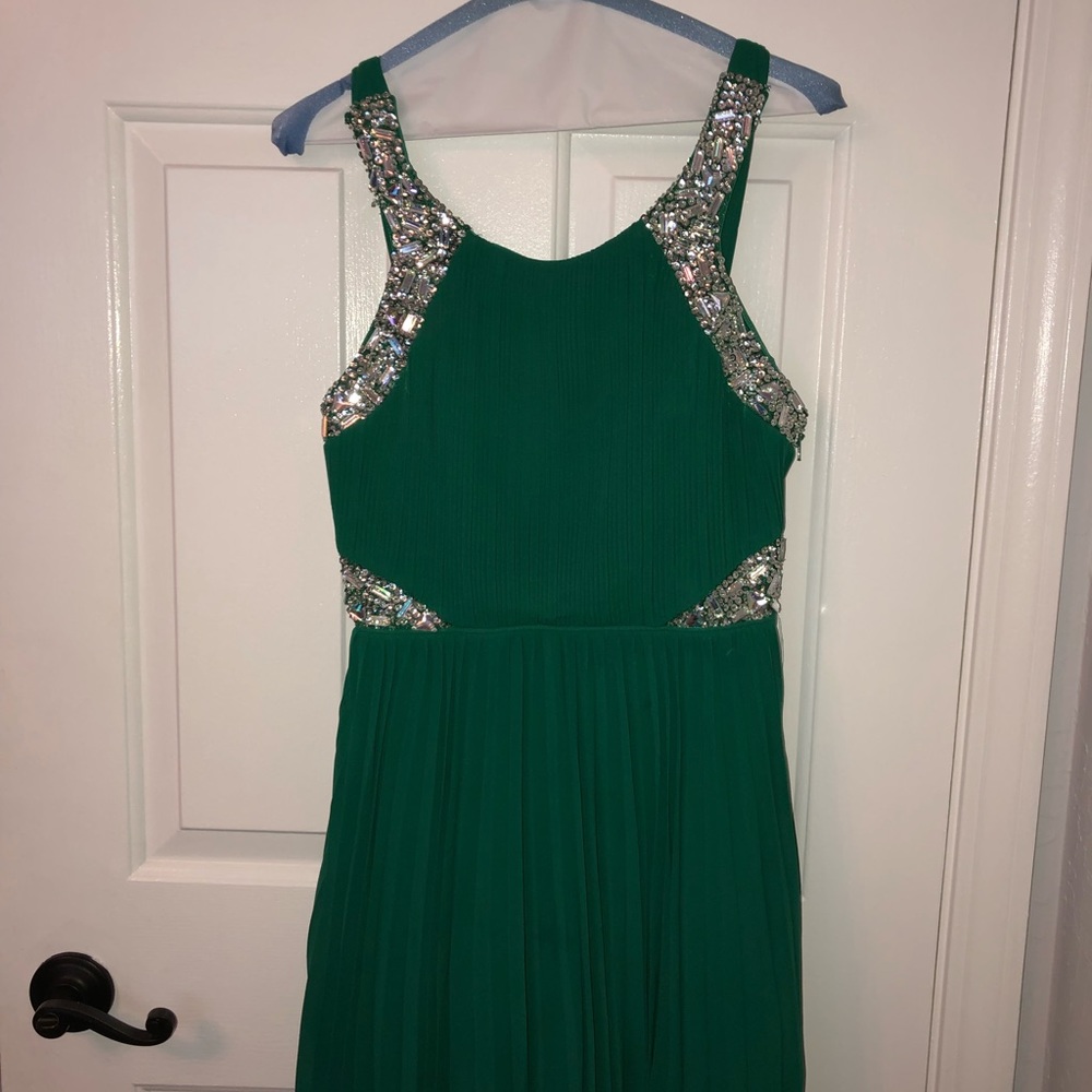 A beautiful green dress . City triangle